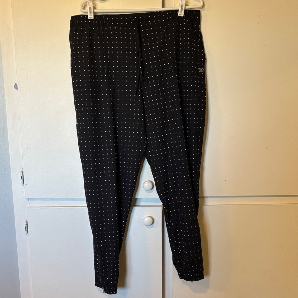 Albion dotty jetsetters
